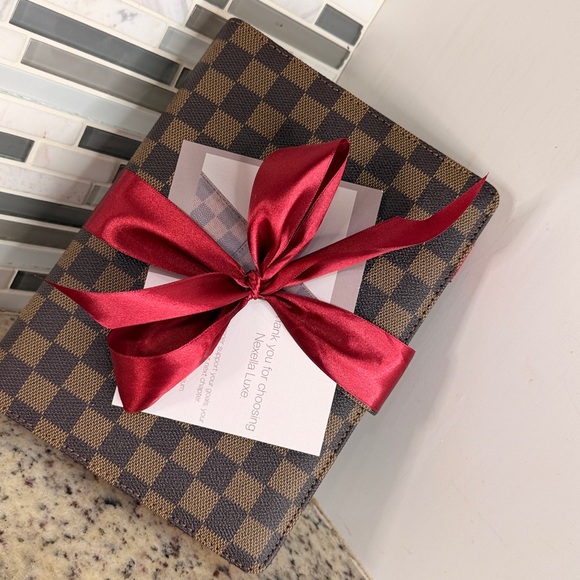 Brown Checkered A5 Planner with RED INTERIOR - Picture 12 of 15